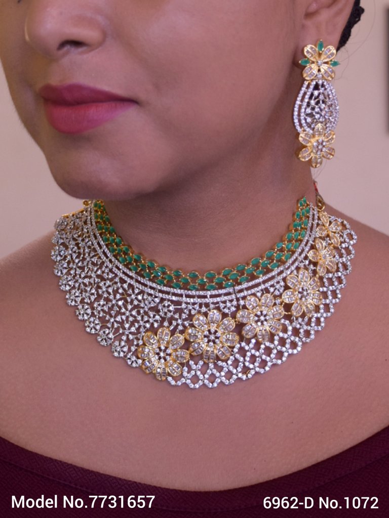 Necklace Set with Classic earrings - 7731657 - View 1