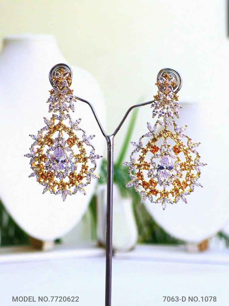Necklace Designed by Passionate Craftsmen ! - View B