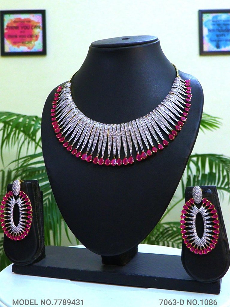 Handmade Traditional Masterpiece Zircon Jewelry Set - Amaara World