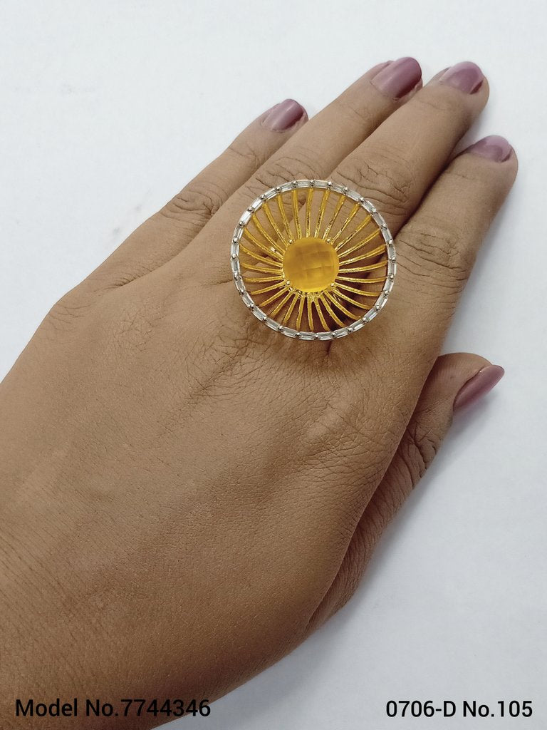 Crystal Nova Ring - Style 3 - Amaara World