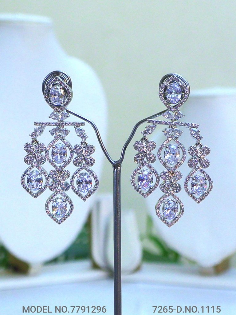 Traditional American Diamond Set - View B