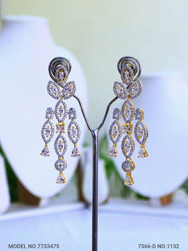 Popular Wedding Jewelry Set - 7733475 - View 3