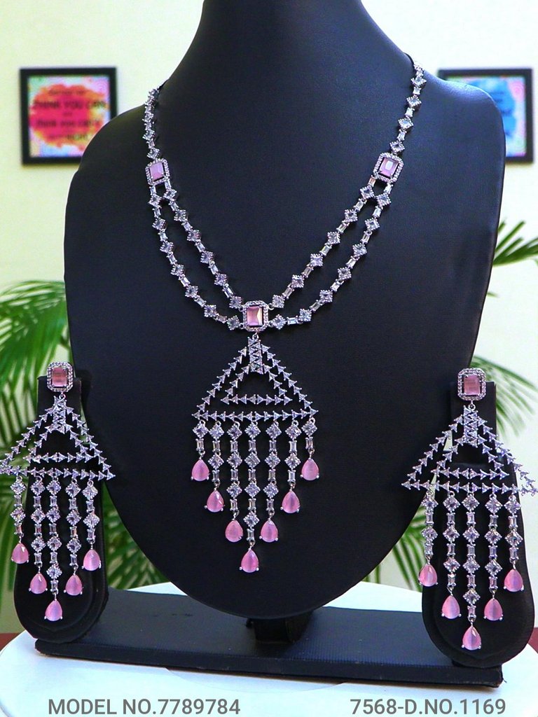 A Masterpiece | Handcrafted Traditional Jewellery Set - Amaara World