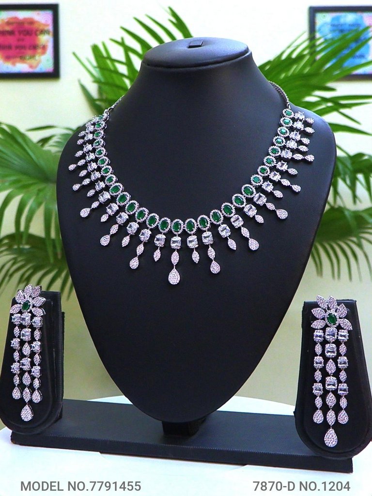 The best Gift for a Woman ! Jewelry - Amaara World