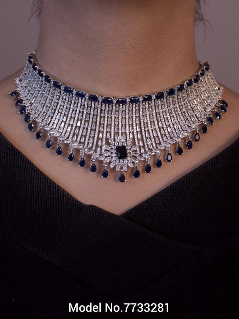 Necklace Set with Classic earrings - 7733281 - View 3