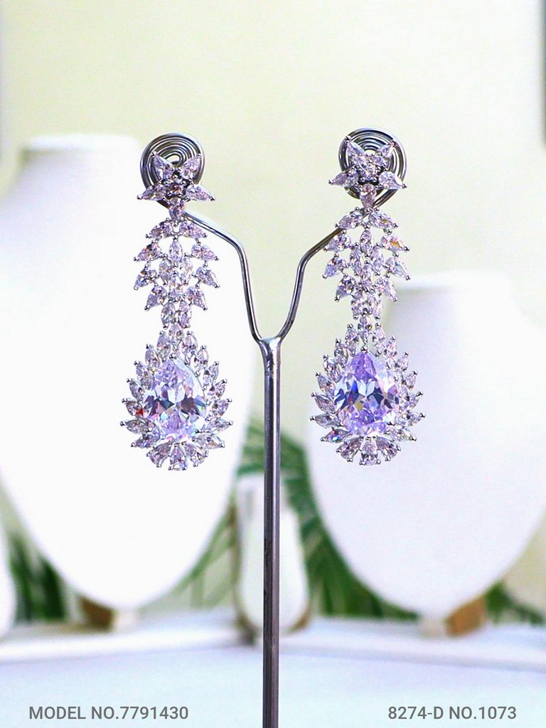 Traditional American Diamond Set - View B