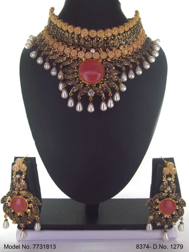Necklace Set with Classic earrings - 7731813 - View 1
