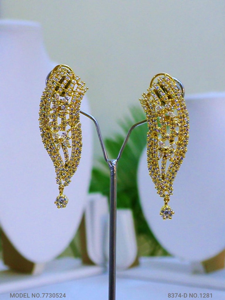 Original Handcrafted Zircon Set - 7730524 - View 3