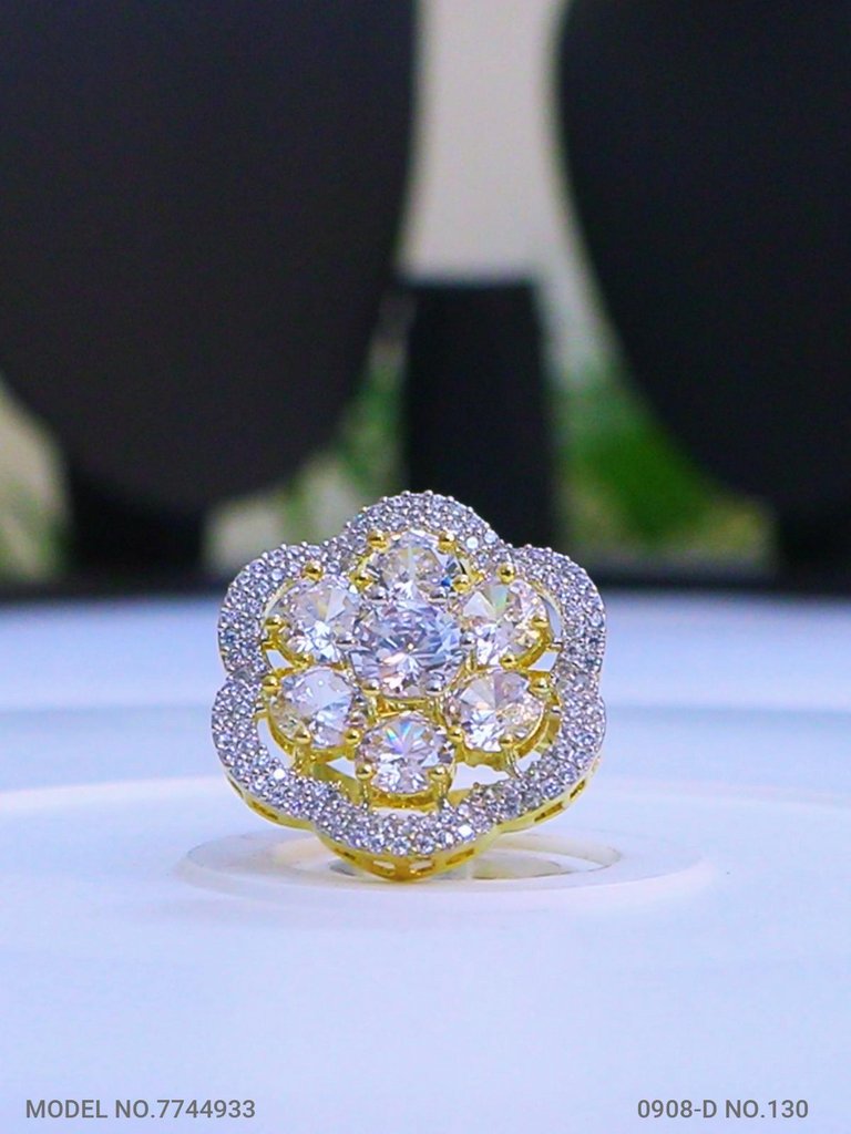 Crystal Zenith Ring - Amaara World