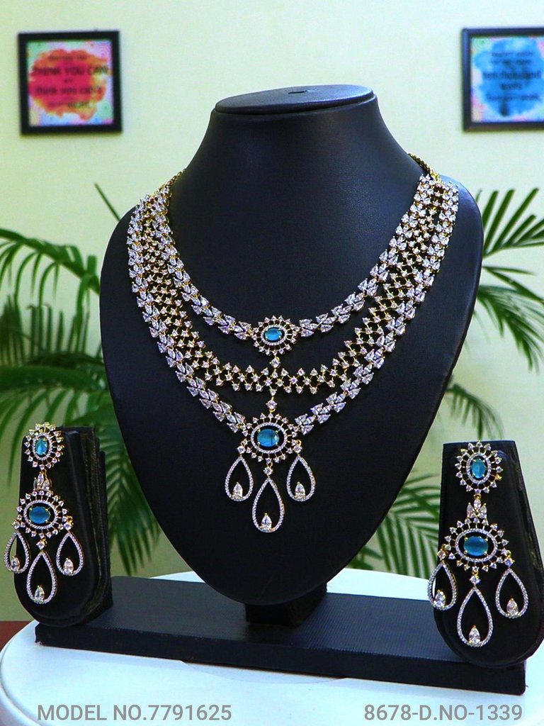 Traditional American Diamond Set - Amaara World