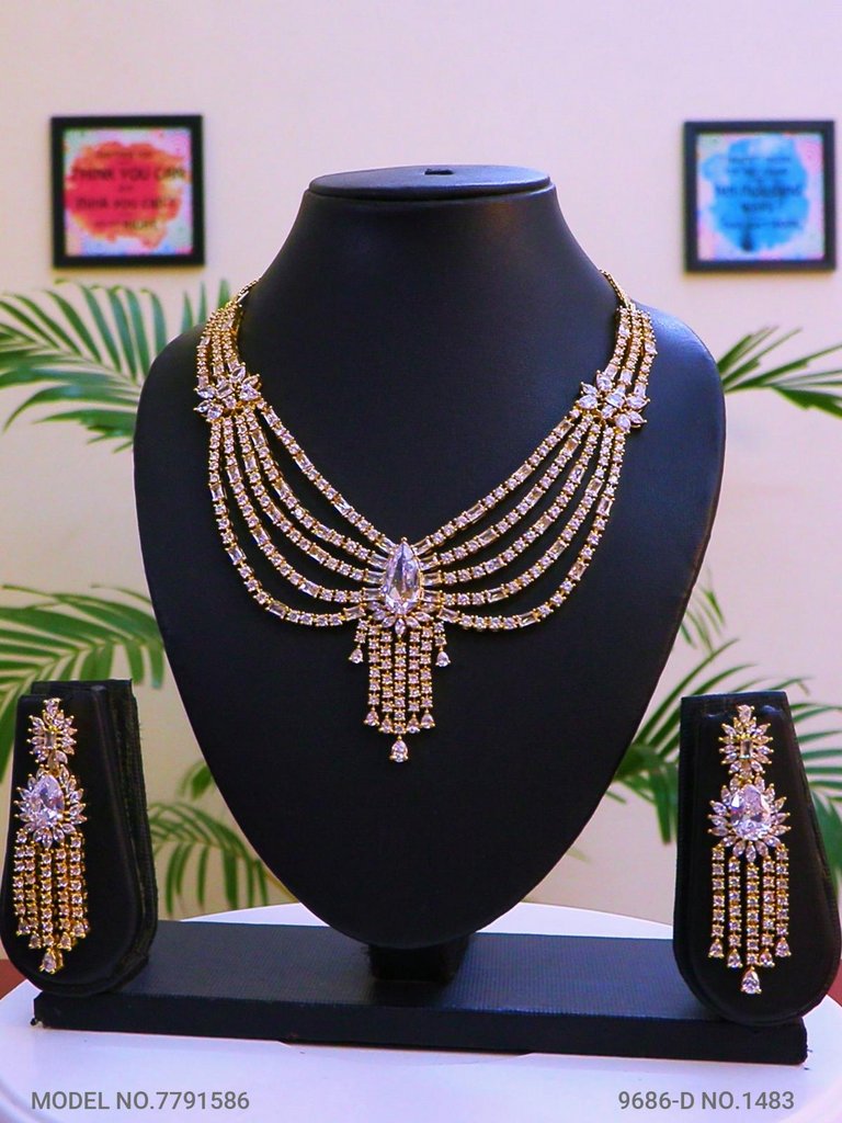 Searching for Wedding Gifts? Stop ! - Amaara World