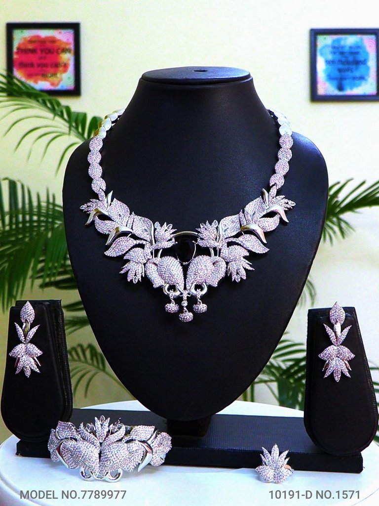 A Masterpiece | Handcrafted Traditional Jewellery Set - Amaara World