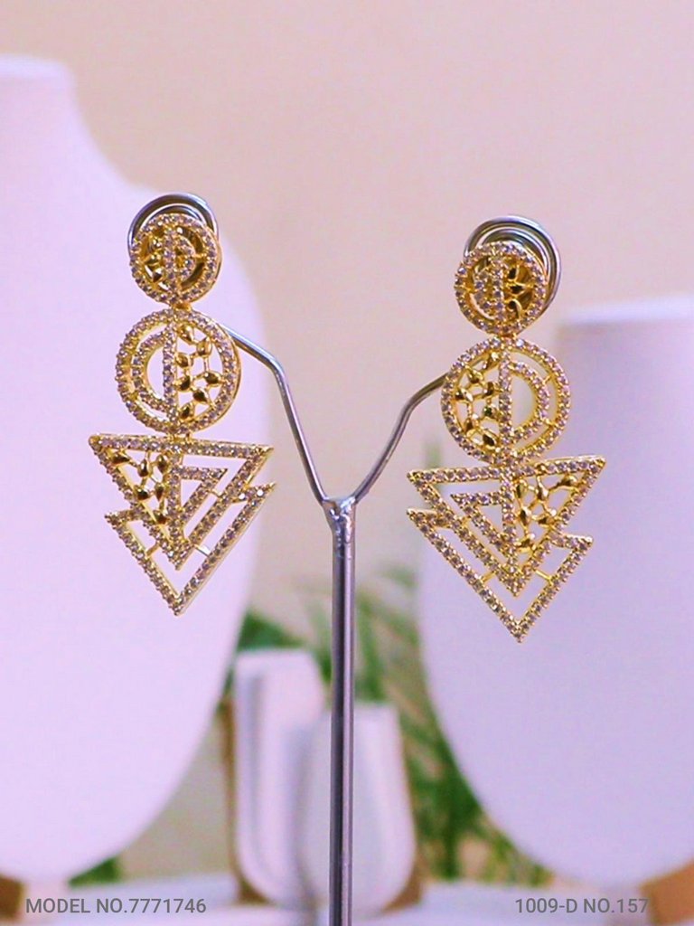 Unique Gift for Party wear - Amaara World