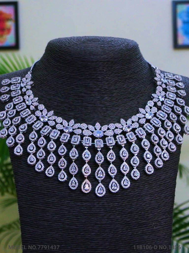 Handmade Traditional Masterpiece Zircon Jewelry Set - View A