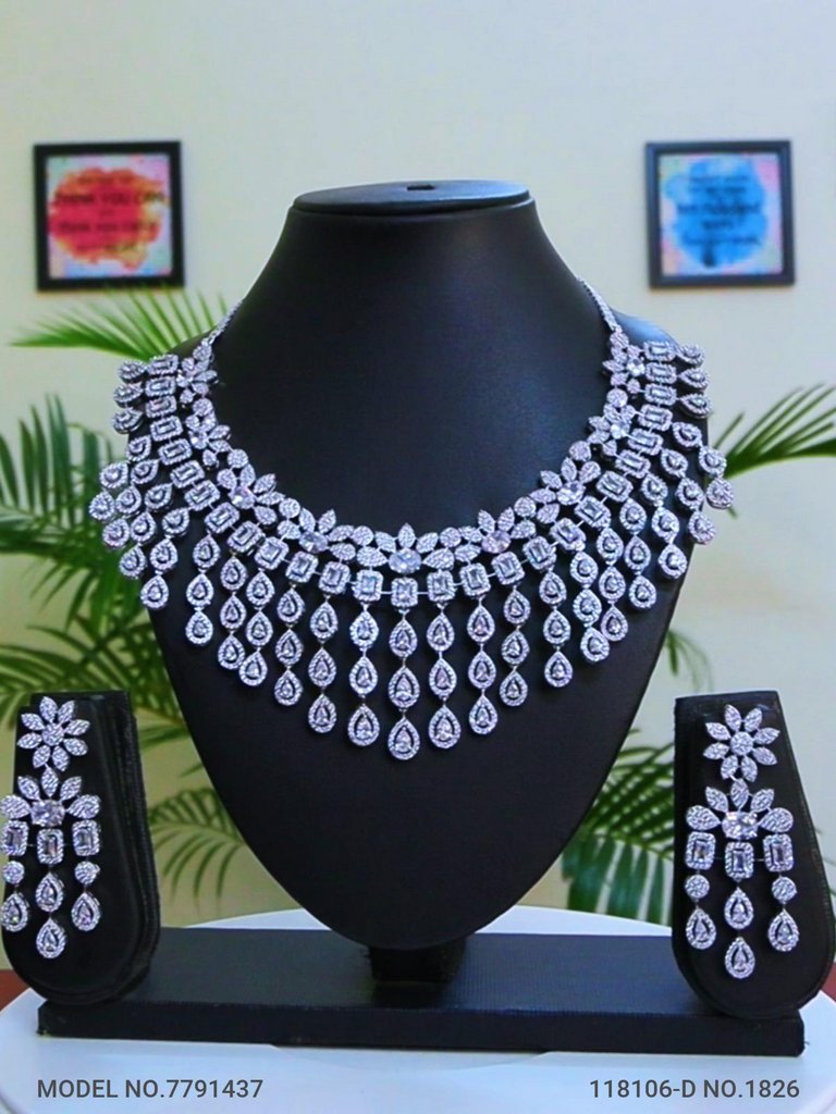 Handmade Traditional Masterpiece Zircon Jewelry Set - Amaara World