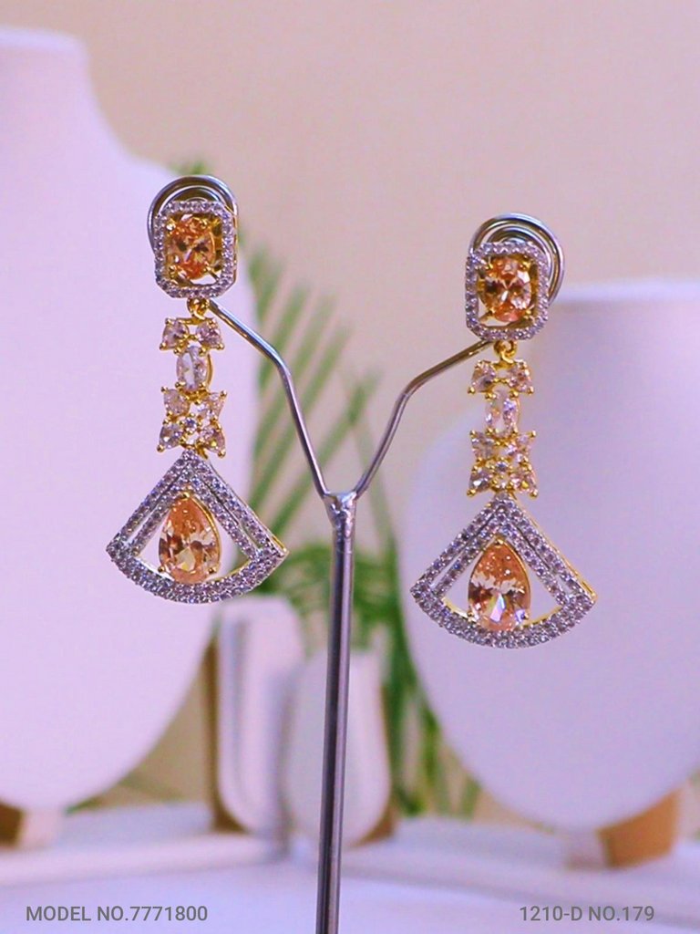 Rare Showstopper Earring Design - Amaara World