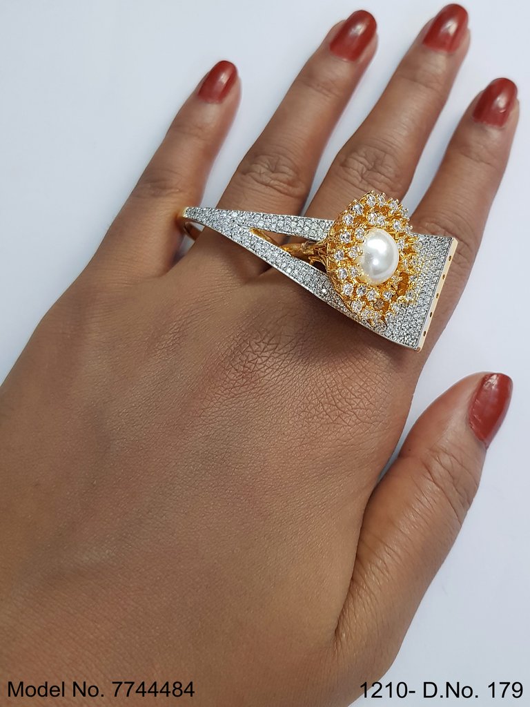 Soft Spark Ring - View 2 - Amaara World