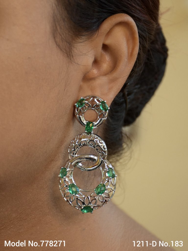 Earrings made of Cubic Zircons - Amaara World