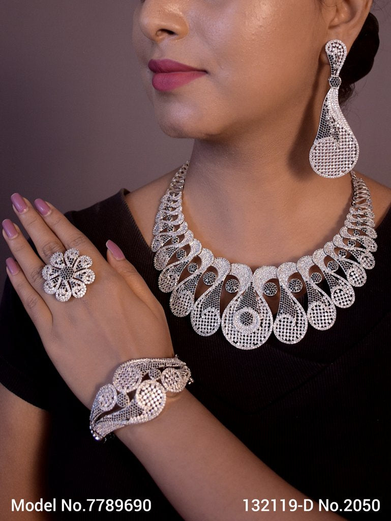 When Glamour meets Art ! - Amaara World