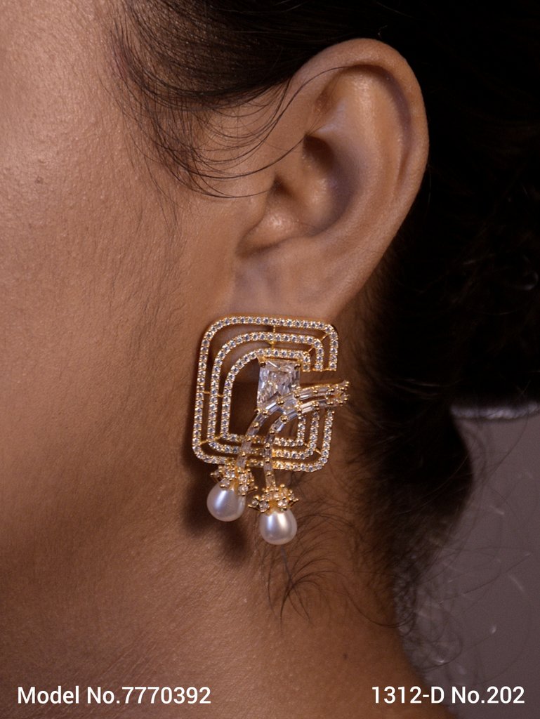 Gift a Earring to her