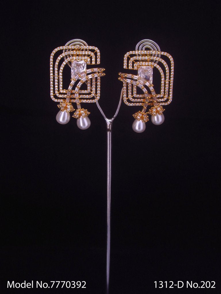 Gift a Earring to her - Amaara World